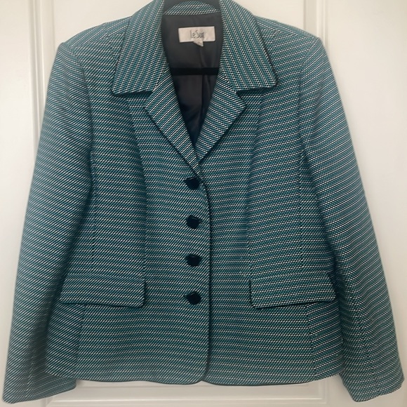 Le Suit Jackets & Blazers - Le Suit blue striped blazer.